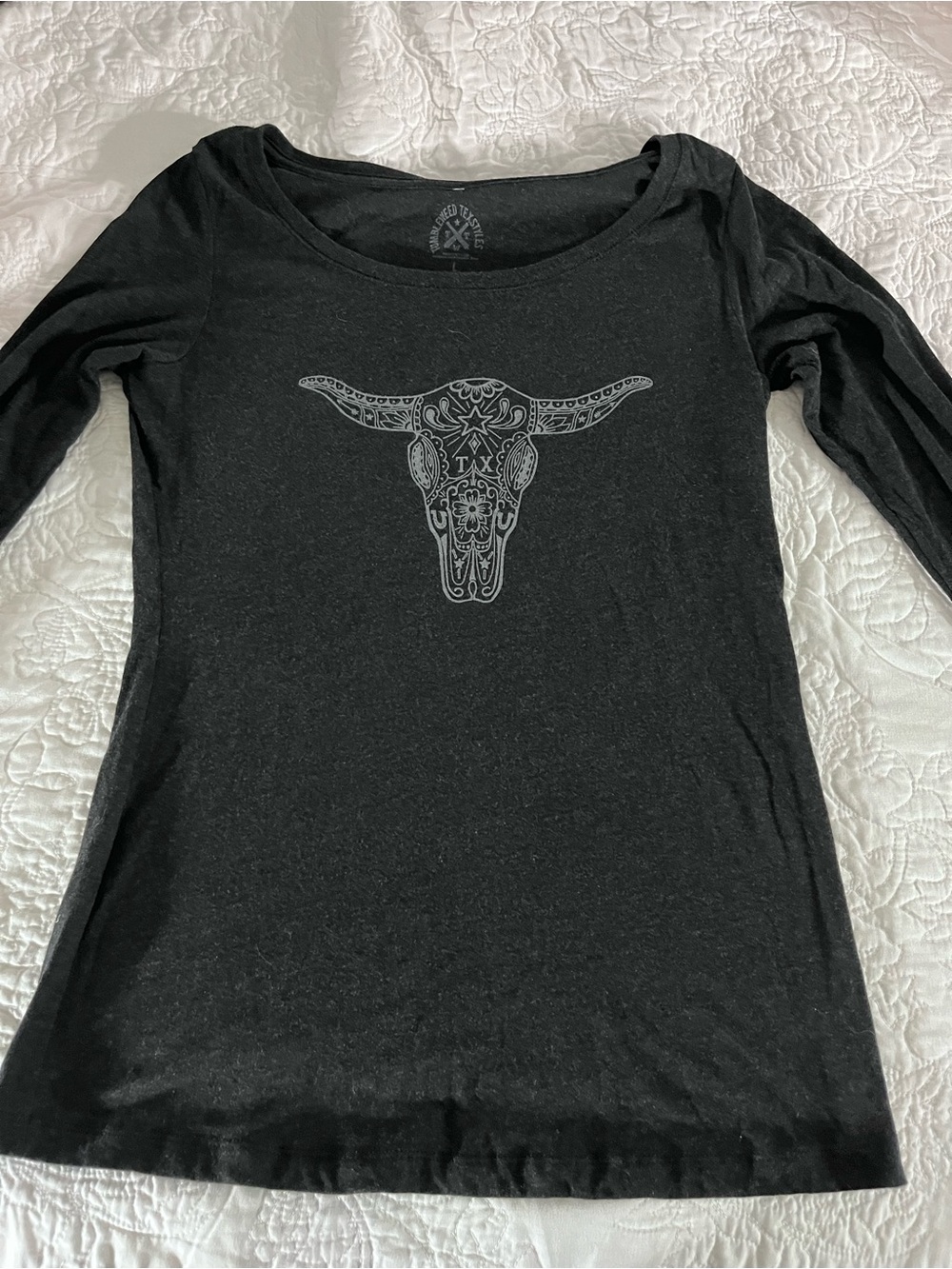 Women's Black Long-Sleeve Graphic Tee with Steer Skull Motif